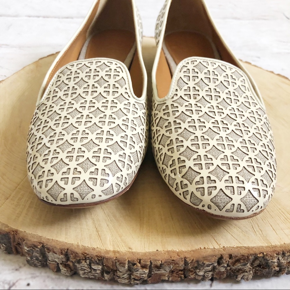 Tory Burch Laser Cut Off-White Smoking Flats 10M - Picture 4 of 7